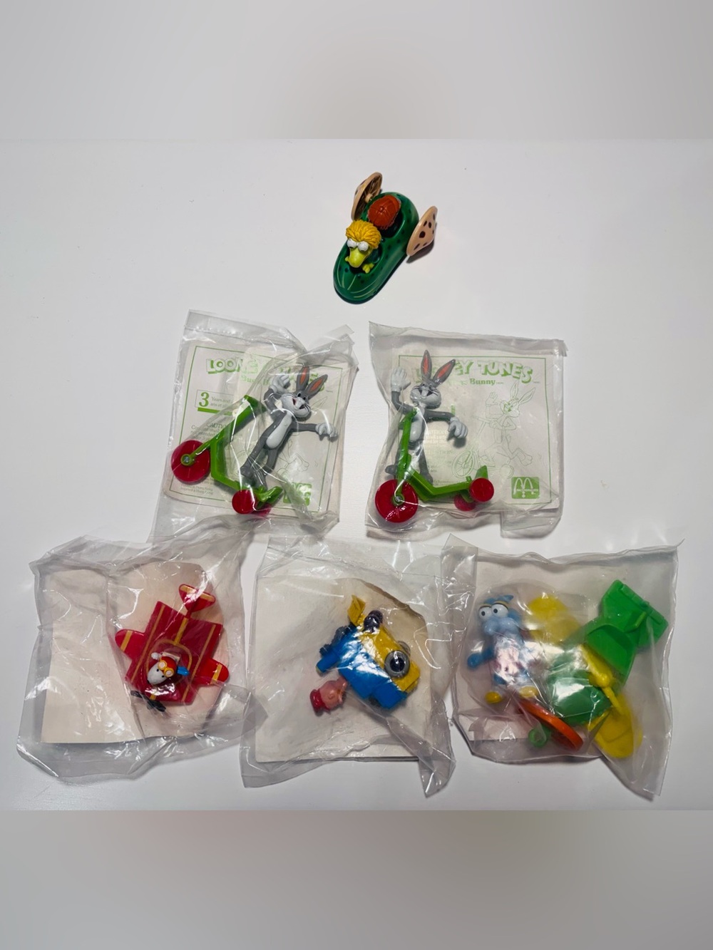 1989 McDonald’s lot of 6 happy meal toys - Charlie Brown, Snoopy, Bugs Bunny…